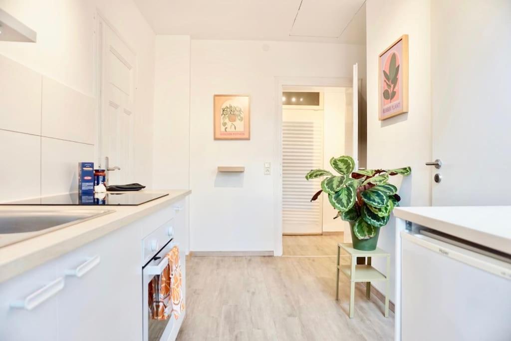 Neu I Moderne Zentrale Wohnung I Netflix I 4 Gaeste Andernach Exterior photo